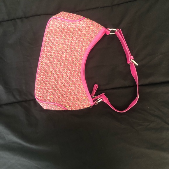 Chinese laundry pink small shoulder bag. - Picture 3 of 6
